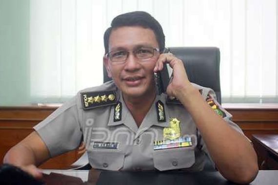 Perwira Polri Surabaya Diperiksa Propam Itu Bukan Terkait Dwelling Time - JPNN.COM