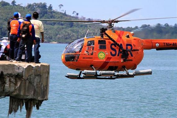 Hari Ketujuh, Tim SAR Kerahkan 9 Kapal dan 3 Helikopter Cari Korban - JPNN.COM