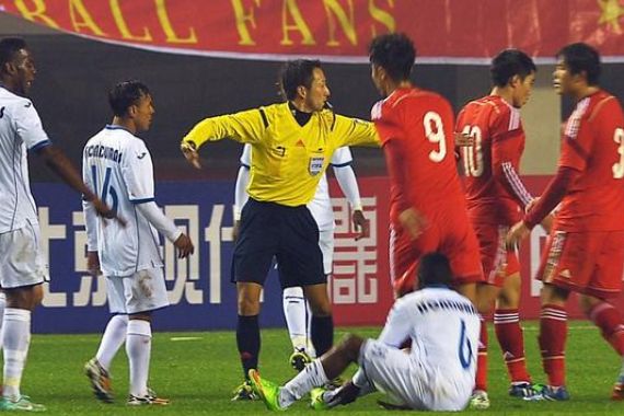 Ternyata Wasit Indonesia vs Thailand Pemegang Rekor Dunia - JPNN.COM