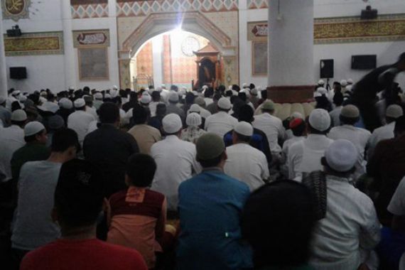 Aksi 1212: Ratusan Warga Serang Salat Gaib untuk Korban Gempa Aceh - JPNN.COM