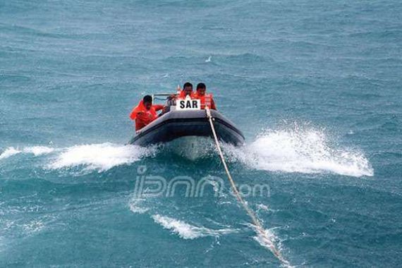Dihantam Ombak Tiga Meter, Dua Kapal Nelayan Tenggelam - JPNN.COM