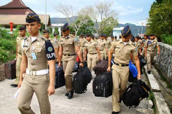 Wuiihh..Lulusan IPDN Diusul Mengikuti Pendidikan Militer - JPNN.COM