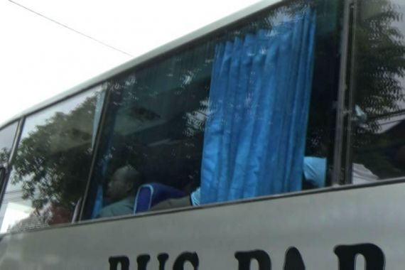 Eh Eh,..Dua Bus Pekerja dari Tiongkok Kabur Hindari Imigrasi - JPNN.COM