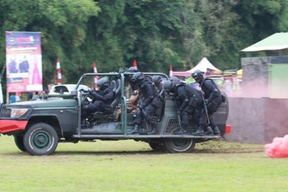 Suara Ledakan Bom dan Senjata Kopassus, Menegangkan - JPNN.COM