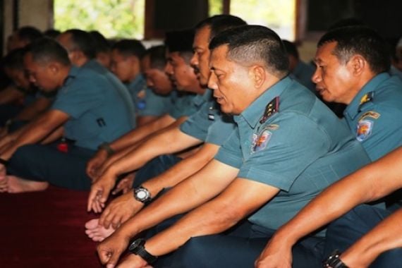 Pangarmatim Pimpin Doa Bersama untuk Laksdya TNI Arie H Sembiring - JPNN.COM