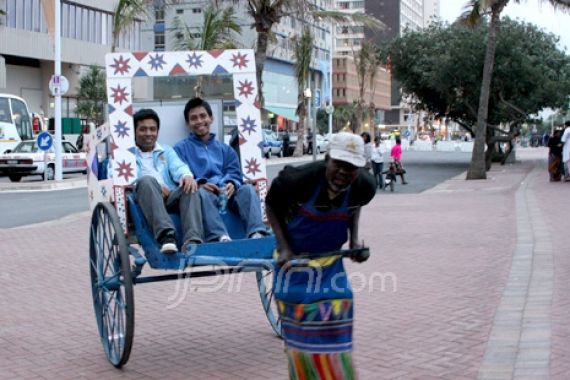 Penarik Rickshaw Gila Foto - JPNN.COM