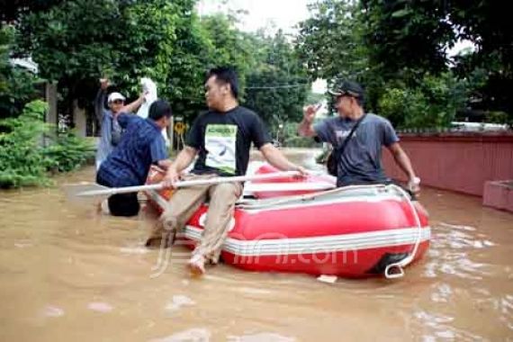 Banjir Kembali Rendam Perumahan Cirendeu - JPNN.COM