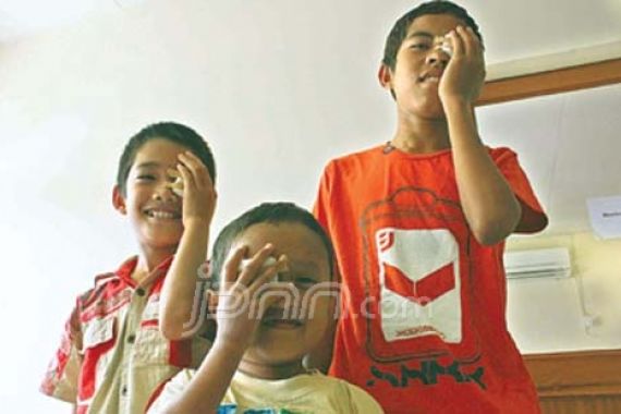 Anak-Anak Korban Permainan Pistol-pistolan di Padang (1) - JPNN.COM