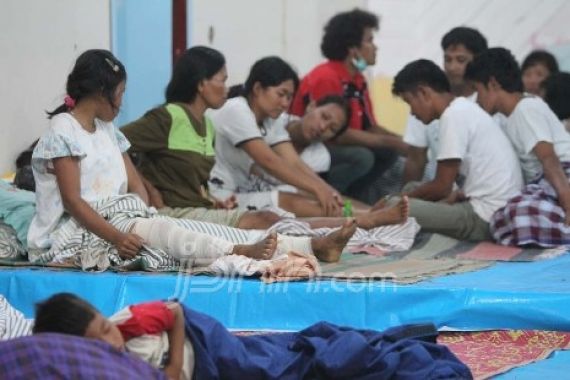 Ribuan Warga Mengungsi ke Perbukitan - JPNN.COM