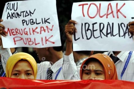 Tolak Liberalisasi, Ratusan Akuntan Gelar Aksi - JPNN.COM