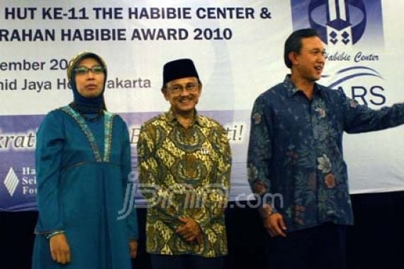 Eniya Listiani, Ibu Tiga Anak yang Penelitian Langkanya Berbuah Habibie Award 2010 - JPNN.COM