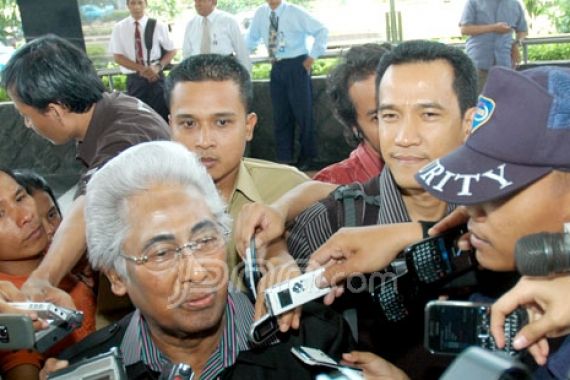Buyung Bela Refly, Tim Siap Pasang Badan - JPNN.COM