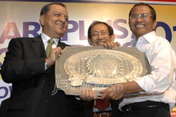 Dahlan Iskan Terima Penghargaan Marketer of The Year - JPNN.COM