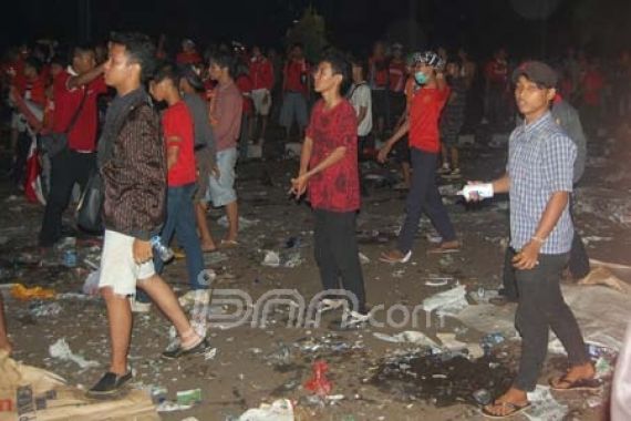 Sempat Rusuh di Pintu 7 GBK - JPNN.COM