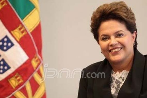 Presiden Perempuan Pertama Brazil Mulai Bekerja - JPNN.COM