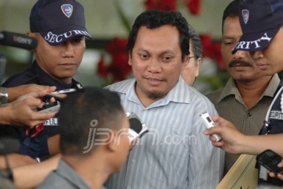 Diperiksa KPK 6,5 Jam, Gayus Letih - JPNN.COM