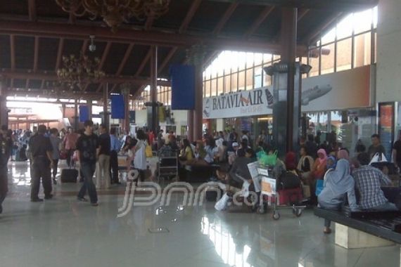 Imlek, Bandara Soetta Ramai Pengunjung - JPNN.COM