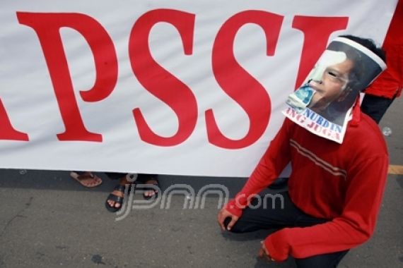 Di Makassar Demo juga Bentrok - JPNN.COM