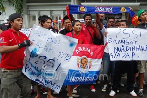 Aremania-Jack Mania Bersatu Turunkan Nurdin - JPNN.COM