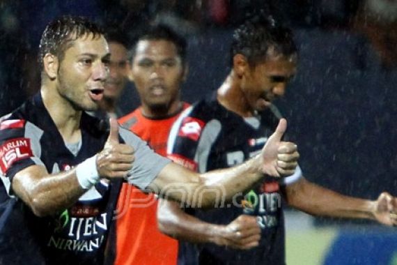 Target Arema Demi Posisi Runner Up - JPNN.COM