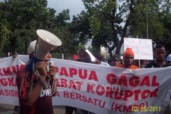Gubernur Papua-Papua Barat Disebut Mirip Artis - JPNN.COM