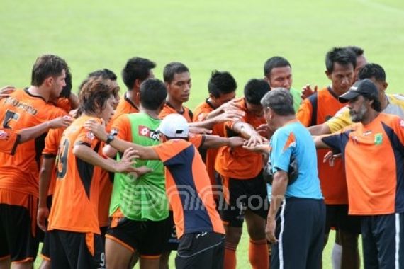 Dua Penggawa Persibo Kecelakaan - JPNN.COM