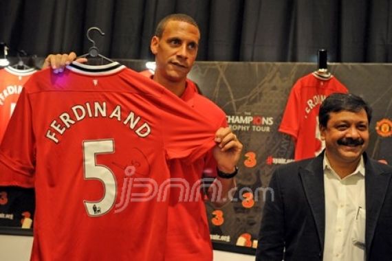 Rio Ferdinand, Diajari Bahasa Indonesia Oleh Bodyguard - JPNN.COM