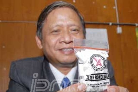 Asap Aman di Ruang Ber-AC dan bagi Perokok Pasif - JPNN.COM