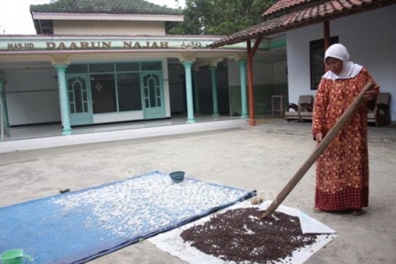 Keluarga Anas Urbaningrum di Blitar ketika Badai Politik Menerpa - JPNN.COM