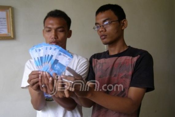 Dibekuk, Mahasiswa Pencetak Uang Palsu - JPNN.COM