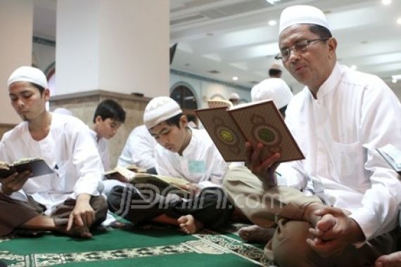 Khatam 1.000 Kali Penghafal Al-Quran Iringi Masa Kritis Dahlan - JPNN.COM