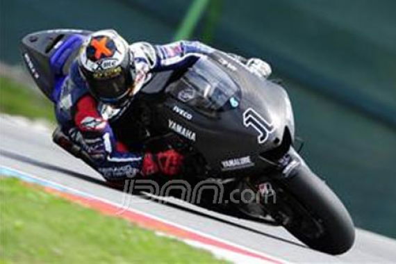 Lorenzo Mulai Terbiasa dengan Yamaha 1000cc - JPNN.COM