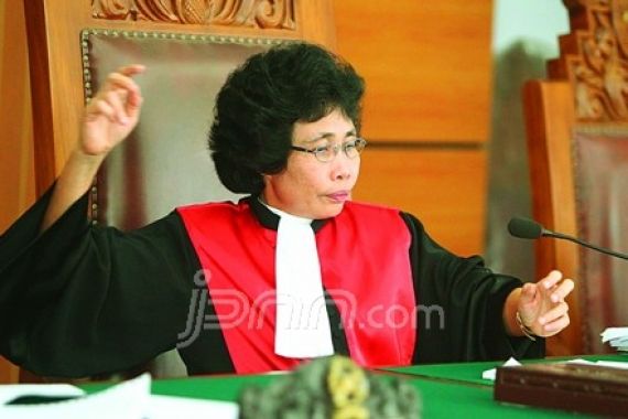 Albertina Ho, Hakim Kritis PN Jakarta Selatan yang Dimutasi ke Daerah - JPNN.COM
