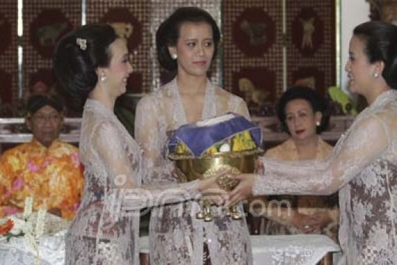 Plangkahan Awali Prosesi Pernikahan Putri Sultan Hamengku Buwono X - JPNN.COM