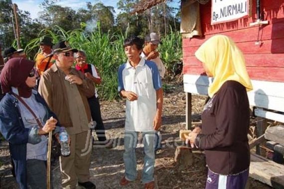 Nurmali, Bangun Pondok Merah Putih di Wilayah Sengketa RI-Malaysia di Camar Bulan - JPNN.COM