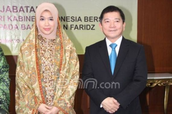 Sertijab Menpera, Suharso Ajak Istri Muda - JPNN.COM