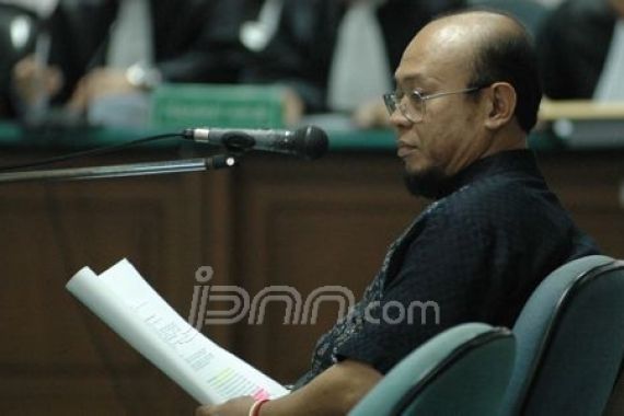 Hakim Syarifuddin Didakwa Terima Uang Pelicin - JPNN.COM