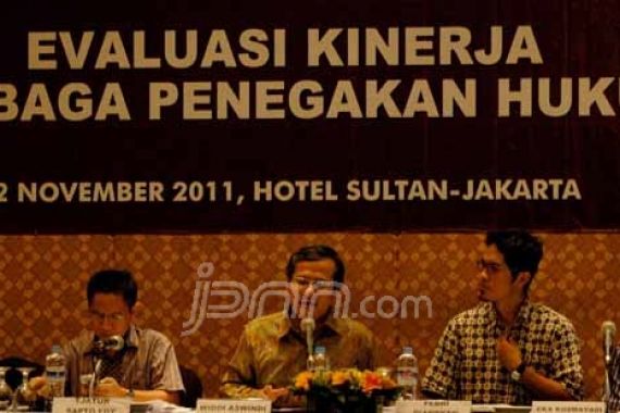 Tingkat Kepercayaan Kejagung Paling Buruk - JPNN.COM