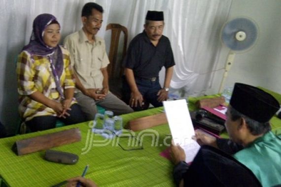 Cerai Cukup Persetujuan Keluarga - JPNN.COM