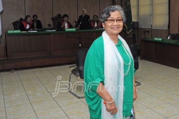 Nani Nurani, Mantan Penari Istana yang Menggugat Pemerintah - JPNN.COM