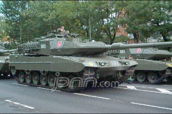 Menhan Kukuh Belanja Tank Leopard - JPNN.COM