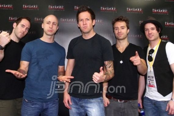 Persembahan Khusus Simple Plan - JPNN.COM