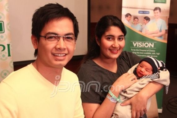 Tommy Kurniawan Jadi Ayah ASI - JPNN.COM