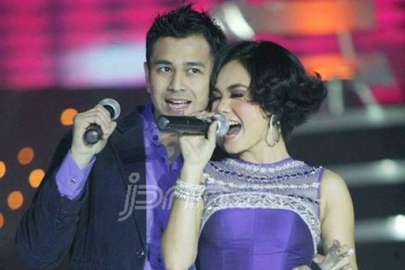 Ultah, Raffi Pilih Bareng Yuni - JPNN.COM