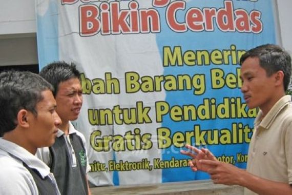 Yayasan Imdad Mustadh'afin, Mengelola Sekolah Gratis Bermodal Barang Bekas - JPNN.COM