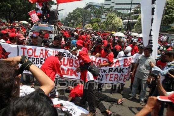 PDIP Bekasi Ikut Geruduk Istana - JPNN.COM