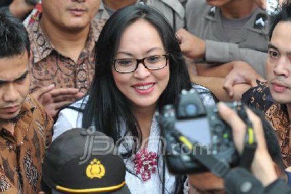 Angie Tak Menduga Bakal Langsung Ditahan KPK - JPNN.COM