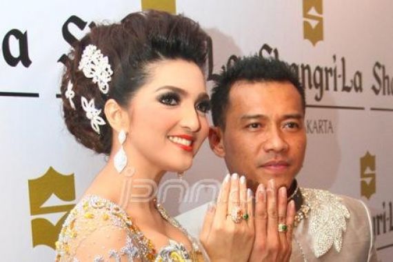 Dinikahi Anang, Ashanty Rela Tinggal di Ruko - JPNN.COM