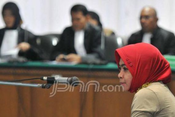 Wa Ode Sebut Pimpinan DPR Dijatah Ratusan Miliar - JPNN.COM