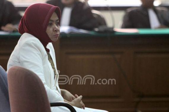 Didakwa Korupsi, Wa Ode Nurhayati Merasa jadi Korban Mafia Anggaran - JPNN.COM